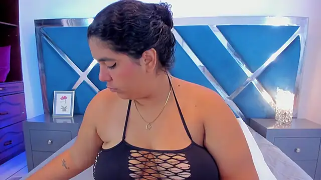 Tiffanymiller00 online show from 10/27/25, 12:50