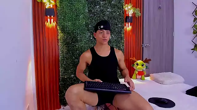 Valentino  X online show from 10/02/25, 03:04