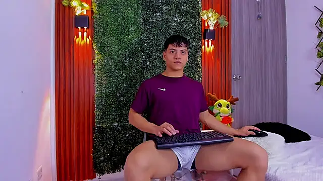 Valentino  X online show from 09/20/25, 02:11