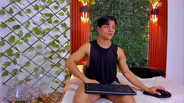 Valentino  X online show from 11/22/25, 04:22