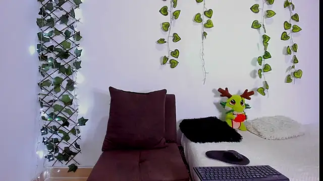 Valentino  X online show from 11/05/25, 04:26