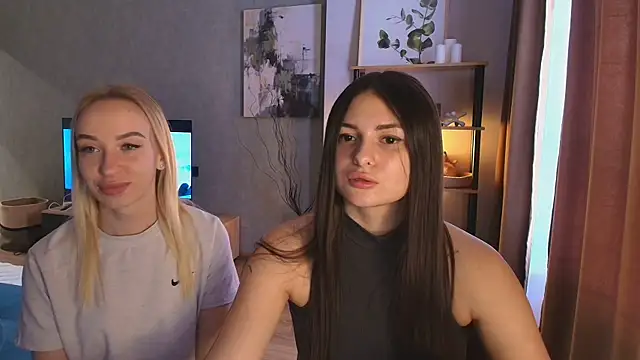 Snapshot of ShySonya chatting on 11/23/25, 10:58 ShySonya online show from 11/23/25, 10:58