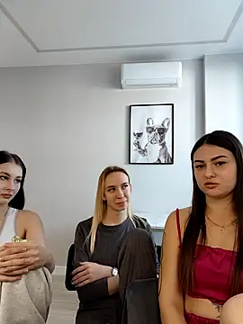 Snapshot of ShySonya chatting on 11/08/25, 11:25 ShySonya online show from 11/08/25, 11:25