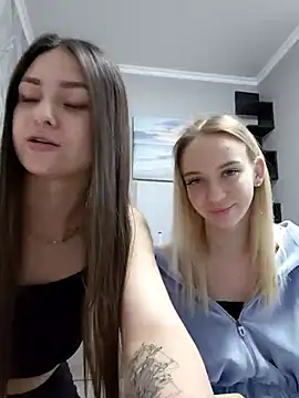 Snapshot of ShySonya chatting on 12/15/25, 07:14 ShySonya online show from 12/15/25, 07:14