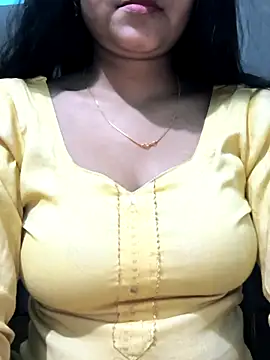 Snapshot of NEETU-89 chatting on 03/08/25, 04:28 NEETU-89 online show from 03/08/25, 04:28