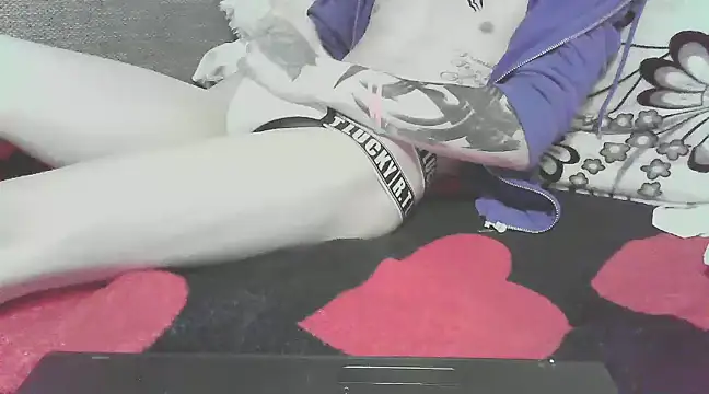 Snapshot of bogdy979 chatting on 12/26/24, 06:33 bogdy979 online show from 12/26/24, 06:33