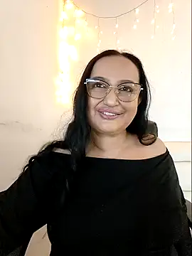 Snapshot of GiaNahomi chatting on 01/14/25, 04:25 GiaNahomi online show from 01/14/25, 04:25