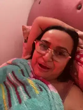 Snapshot of GiaNahomi chatting on 01/05/25, 01:58 GiaNahomi online show from 01/05/25, 01:58