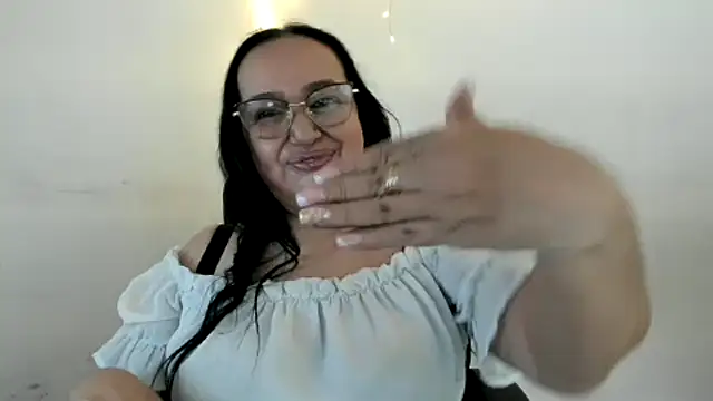 Snapshot of GiaNahomi chatting on 01/26/25, 02:35 GiaNahomi online show from 01/26/25, 02:35