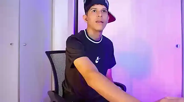 LiamGadiell online show from 12/14/24, 01:49