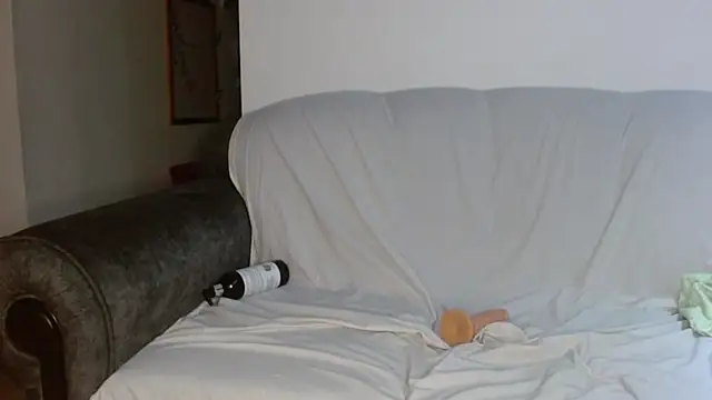 Vanessa Aniston online show from 10/29/25, 11:09