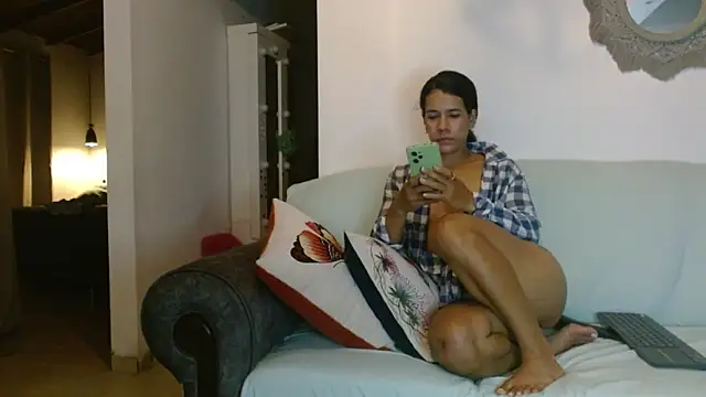 Vanessa Aniston online show from 04/10/26, 12:17