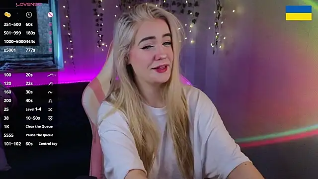 RedVelveten online show from 09/27/25, 05:35