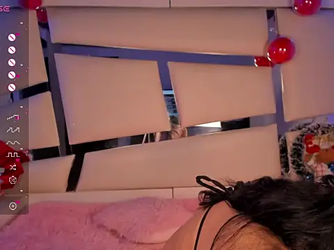 Mis  lola online show from 12/19/25, 09:39