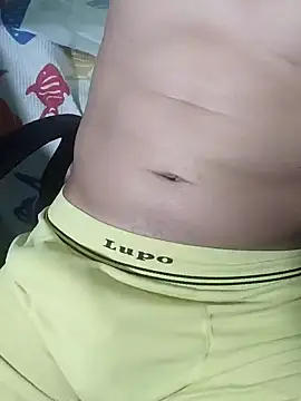 Snapshot of magrinhodot22 chatting on 12/15/24, 08:04 magrinhodot22 online show from 12/15/24, 08:04