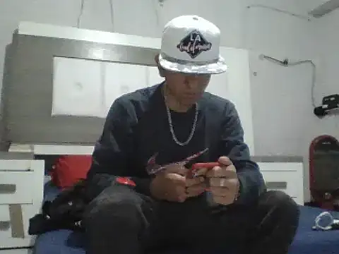 Snapshot of oiram27 chatting on 03/09/26, 06:17 oiram27 online show from 03/09/26, 06:17