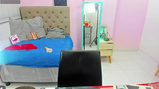 lauren rios7 online show from 02/15/25, 01:10