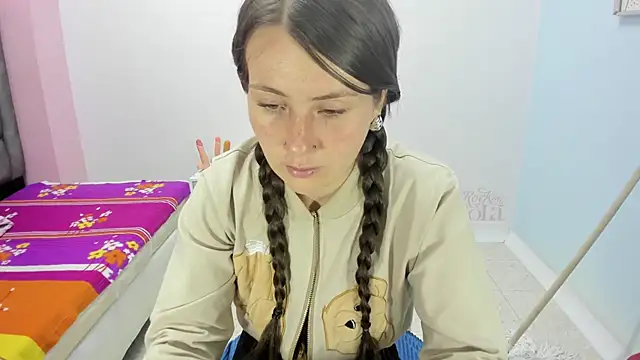 lauren rios7 online show from 10/18/25, 02:41