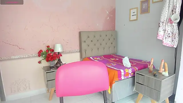 lauren rios7 online show from 12/02/25, 01:57