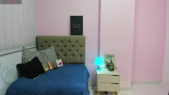 lauren rios7 online show from 02/06/25, 06:46