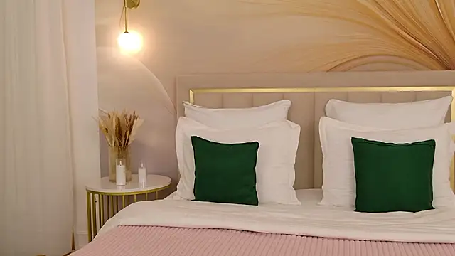 milaleoneli online show from 03/05/26, 04:36