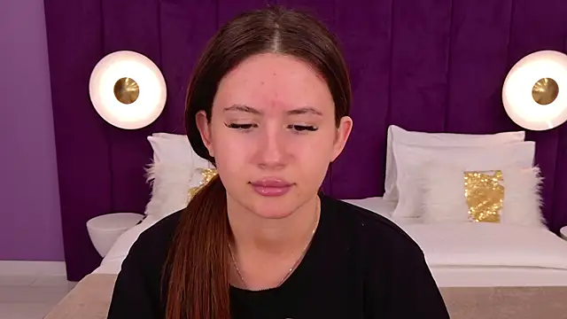 milaleoneli online show from 03/16/25, 12:22