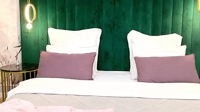 milaleoneli online show from 03/04/26, 02:58