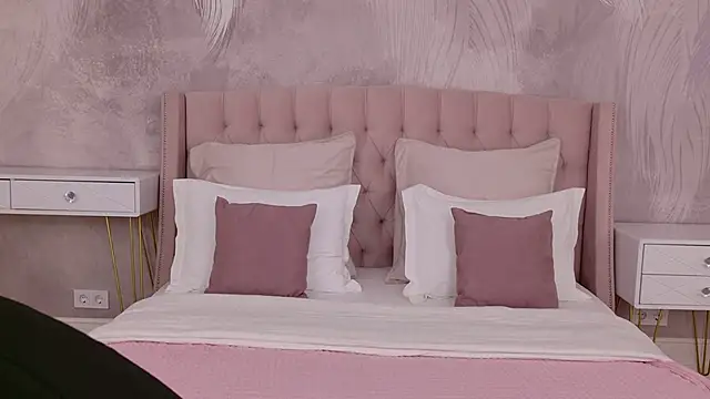 milaleoneli online show from 02/22/26, 03:02