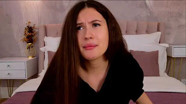 milaleoneli online show from 11/05/25, 03:15