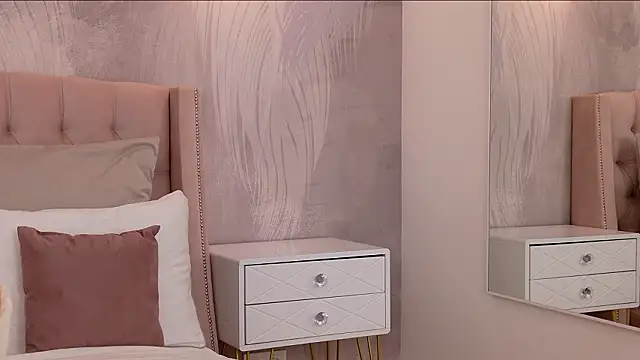 milaleoneli online show from 03/09/26, 03:04