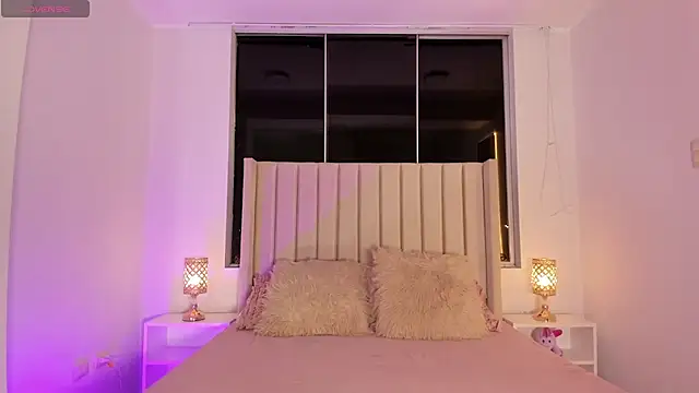 Snapshot of Aliison_Smith chatting on 11/07/25, 03:55 Aliison Smith online show from 11/07/25, 03:55