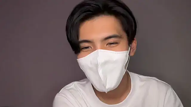 Lio kun online show from 10/31/25, 03:08