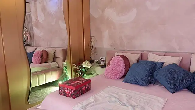 JullyBlair online show from 10/15/25, 04:44