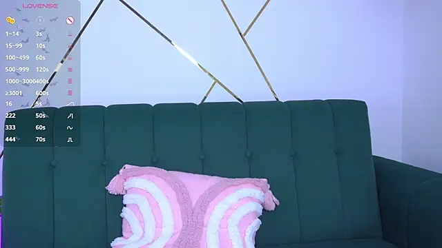 Snapshot of b3llaspringg chatting on 12/21/25, 11:12 b3llaspringg online show from 12/21/25, 11:12