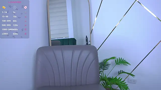 Snapshot of b3llaspringg chatting on 10/20/25, 11:27 b3llaspringg online show from 10/20/25, 11:27