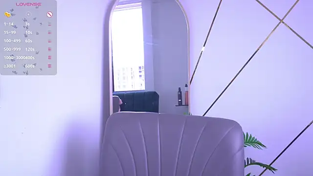 Snapshot of b3llaspringg chatting on 10/19/25, 06:43 b3llaspringg online show from 10/19/25, 06:43