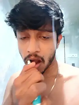 skinnyyyyyyyyy online show from 05/12/26, 03:36