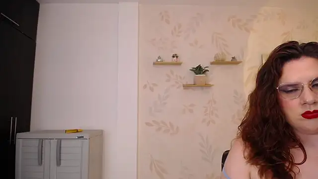 MartinaGuzmann online show from 12/01/25, 11:49