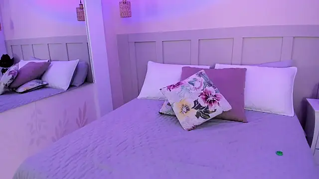 MartinaGuzmann online show from 04/01/26, 02:57