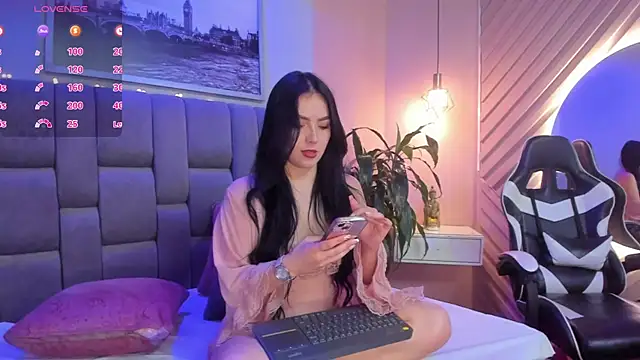 mia greeco online show from 12/19/24, 01:40