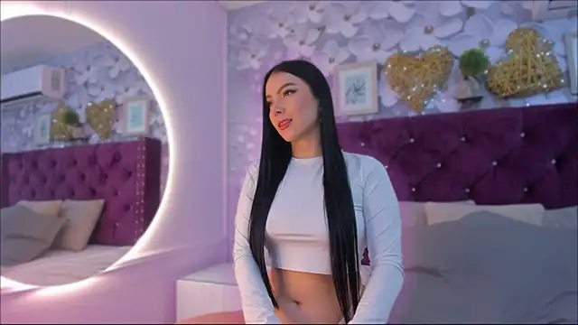 mia greeco online show from 12/04/24, 11:57