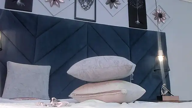 mia greeco online show from 01/29/25, 04:19