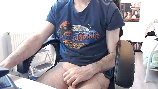 Snapshot of SteveStiffbone chatting on 03/06/25, 05:22 SteveStiffbone online show from 03/06/25, 05:22