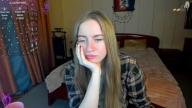 Snapshot of alexa_glory chatting on 02/13/25, 06:26 alexa glory online show from 02/13/25, 06:26