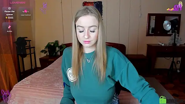 Snapshot of alexa_glory chatting on 03/13/25, 12:02 alexa glory online show from 03/13/25, 12:02