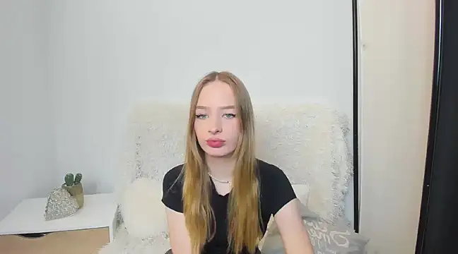 Snapshot of LilaGold chatting on 01/06/25, 03:51 LilaGold online show from 01/06/25, 03:51