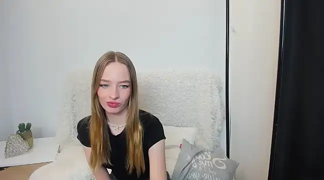 Snapshot of LilaGold chatting on 01/06/25, 06:52 LilaGold online show from 01/06/25, 06:52