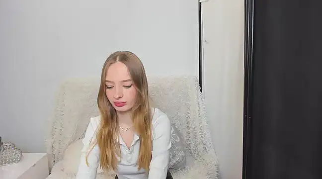 Snapshot of LilaGold chatting on 01/02/25, 03:51 LilaGold online show from 01/02/25, 03:51