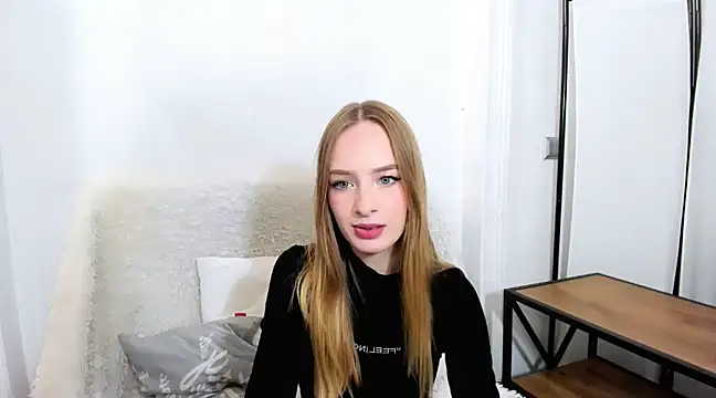 Snapshot of LilaGold chatting on 12/06/24, 07:39 LilaGold online show from 12/06/24, 07:39