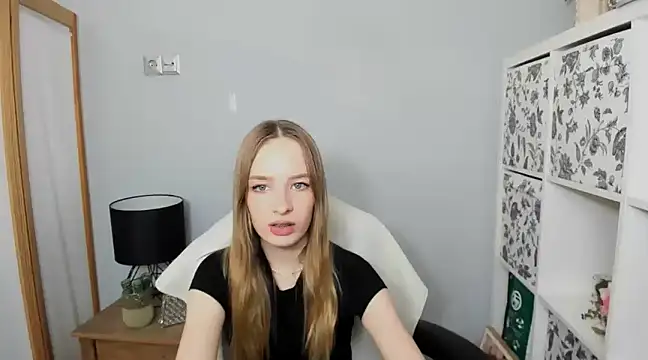 Snapshot of LilaGold chatting on 01/03/25, 11:01 LilaGold online show from 01/03/25, 11:01